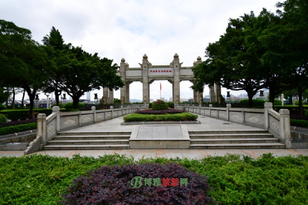 中山大学北门广场