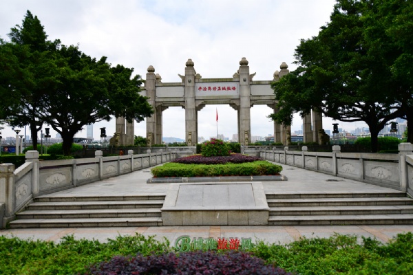 中山大学北门广场